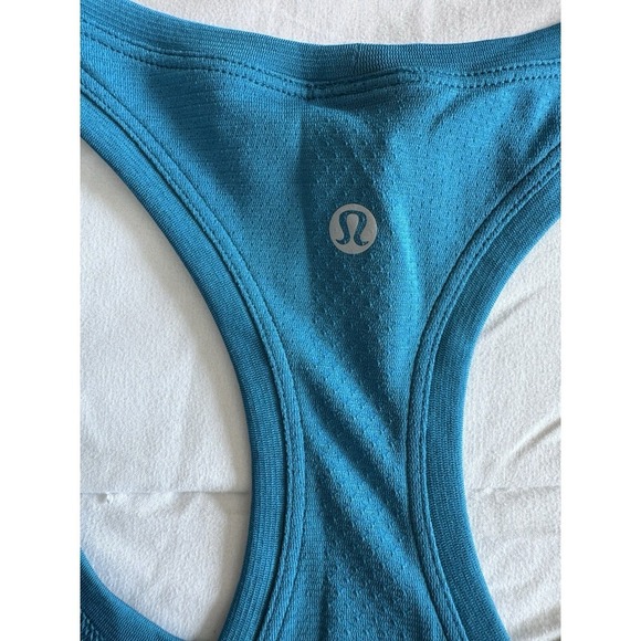 New Lululemon Swiftly Tech Racerback Tank 2.0 Race Size 14 Hawaiian Blue NWT - Picture 9 of 10
